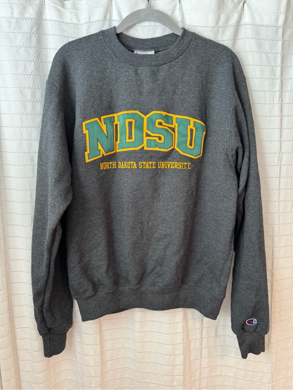 Classic Vintage Style Champion NDSU Gray Crewneck Sweatshirt Size Small